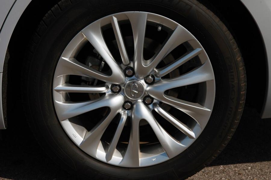  Infiniti M35h 2012 года  (фото 40 из 44)
